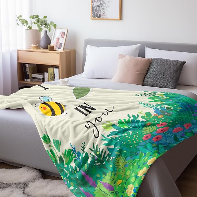 I Believe in You Whimsical Bee & Garden Inspirational Blanket - Soft Cozy Fleece Throw for Encouragement, Gift for Friends Family, Motivational Home Decor for Couch Bed