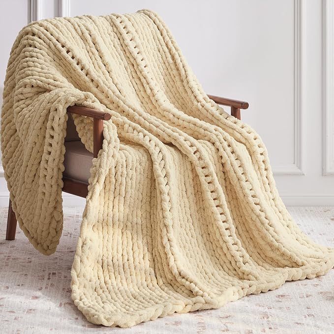 Negwoo Chunky Knit Throw Blanket, Knitted Throw Chenille Yarn, 30"*40" | Soft Thick Cable Knitted Blankets, Handmade Big Thick Blanket, Machine Washable Cute Comfy Blanket for Home Decor, Oatmeal