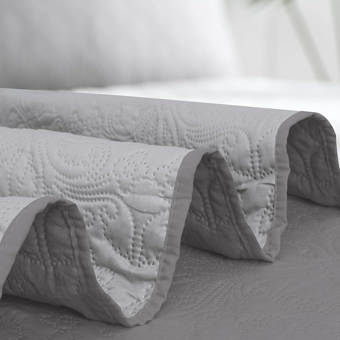 Easy-Going Reversible Quilt Set King, Bedspread with 2 Shams | Damask-Gray/Light Gray, Lightweight Microfiber Bed Comforter, 1 Quilt + 2 Pillow Shams, All-Season Coverlets for Bedroom