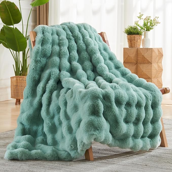 NEWCOSPLAY Faux Fur Thick Bubble Throw Blanket for Couch, Green, 50"x60" | Luxury Fluffy Thick Warm Bubble Blanket for Couch Sofa Bed 1000GSM, Soft Plush Cozy Decorative Throw, Gift for Women Men