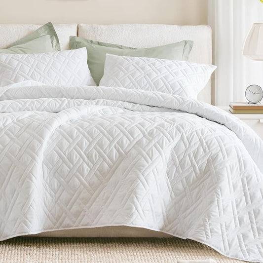 Comfort Spaces Kienna Bed Quilt Set King Size 3P, 104"x90" White Diamond | Soft Cozy Lightweight Summer Coverlet Cal King, Quilted Bedspreads Extra Layer, Modern Casual Bedroom Decor, OEKO-TEX