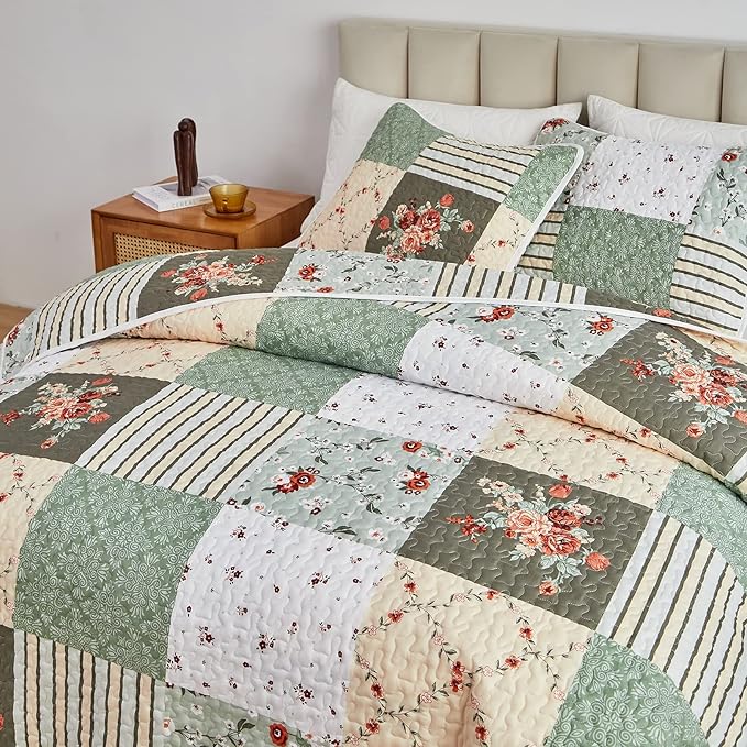 Patchwork Quilt Set King Size, 3 Pieces Green Floral Plaid Summer Bedspread Coverlet Set, Soft Microfiber Reversible Lightweight Bed Cover for All Season (102" x 90", 1 Quilt+ 2 Pillow Shams)