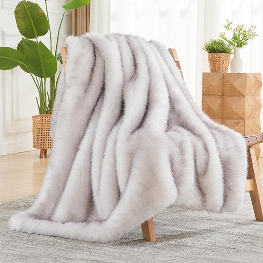 NEWCOSPLAY Faux Fur Thick Twin Blanket for Couch, Grey White, 60"x80" | Luxury Fluffy Thick Warm Blanket for Couch Sofa Bed 1000GSM, Soft Plush Cozy Decorative Throw, Gift for Women Men