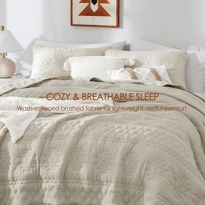 WDCOZY Beige Boho Queen Size Quilt Bedding Set with 2 Pillow Shams, Farmhouse Lightweight Soft Bedspread Coverlet for All Season, 3 Pieces, 90x90 inches