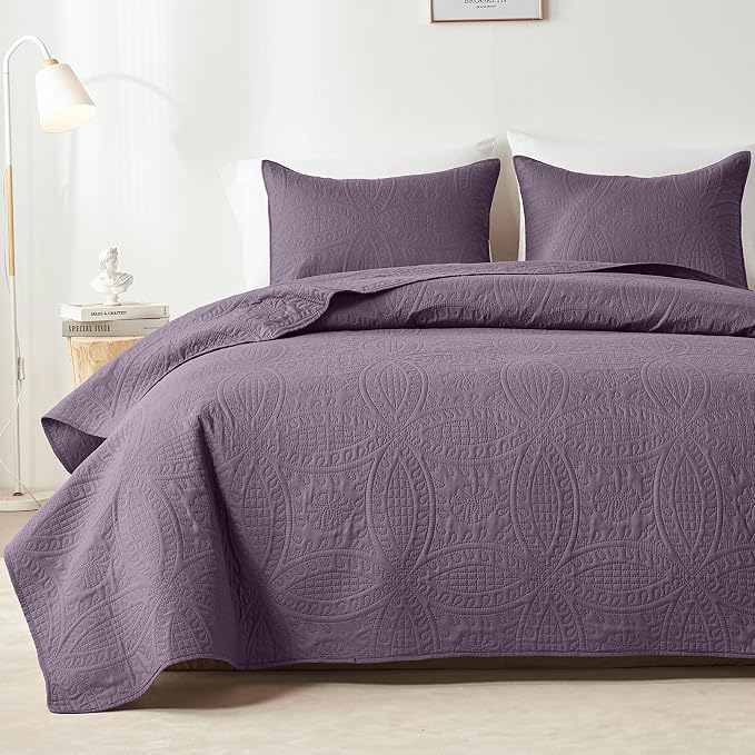 akkialla Grayish Purple Full/Queen Quilt Set, Ultrasonic Lightweight Bedspread Coverlet for Modern Minimalist Bedroom, Soft Microfiber Coin Pattern Bedding, 3-Piece (1 Quilt, 2 Pillow Shams) | Breathable fabric