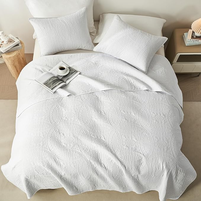 akkialla Twin Quilt Bedding Set,White Ultrasonic Quilt Set,Lightweight Soft Bedspread Coverlet,Modern Style Coin Pattern Bed Cover for All Seasons,2 Piece(1 Quilt,1 Pillow Sham)