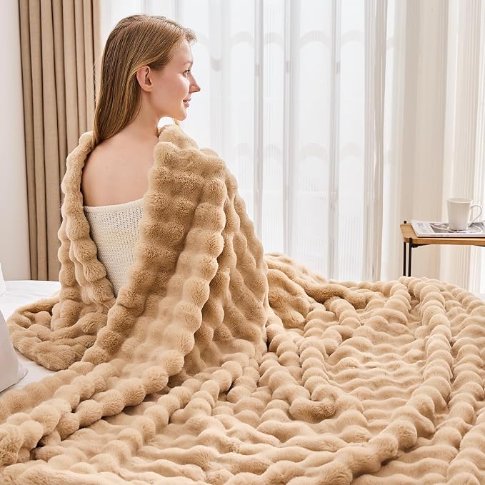 NEWCOSPLAY Faux Fur Fluffy Bubble Throw Blanket for Couch, Brown, 50"x60" | Soft Thick Warm Bubble Blanket for Couch Sofa Bed 550GSM, Plush Cozy Luxury Decorative Throw, Gift for Women Men
