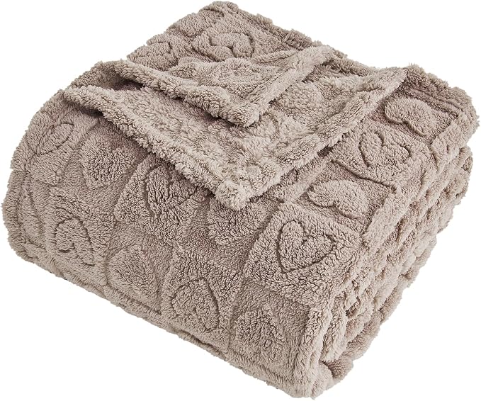 FY FIBER HOUSE Throw Blankets with Heart Checkered,Soft Warm Blankets for Lover Mom Father Gifts,Washable Lightweight Fuzzy Blanket for Couch Sofa Bed Office All Season(Camel,50"x60")