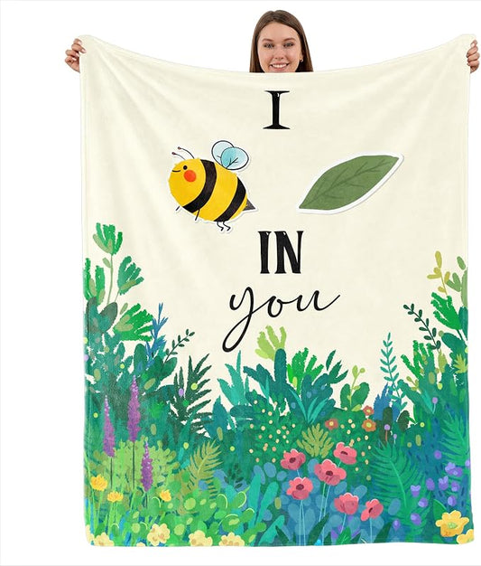 I Believe in You Whimsical Bee & Garden Inspirational Blanket - Soft Cozy Fleece Throw for Encouragement, Gift for Friends Family, Motivational Home Decor for Couch Bed