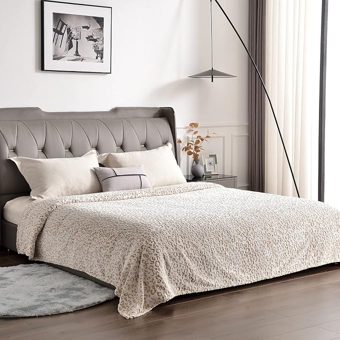 PLEASANT BOULEVARD | Leopard Throw Blanket Fleece, Premium Lightweight Cozy Warm Plush Microfiber Bedspread for Couch Sofa and Bed (Brown, Queen (90 x 90 inches)