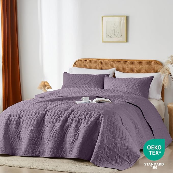 akkialla Full/Queen Quilt Set, Grayish Purple Lightweight Microfiber Bedspread Coverlet, Boho Geometric Pattern, Soft All-Season Bedding, 3-Piece (1 Quilt, 2 Pillow Shams)