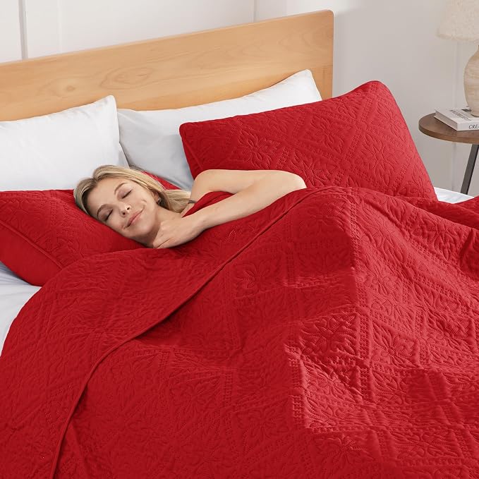 Exclusivo Mezcla King Quilt Set, Red | Lightweight Soft Bedspreads Coverlets, All Season Bedding with 2 Pillow Shams, Modern Style for Bedroom Guest Room