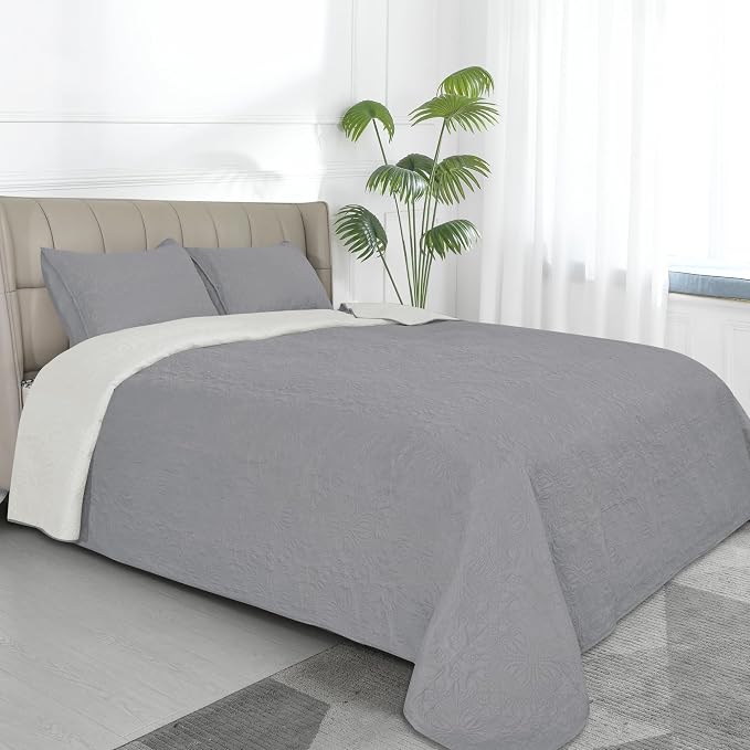 Easy-Going Reversible Quilt Set Twin, Bedspread with 1 Shams | Damask-Light Gray/Ivory, Lightweight Microfiber Bed Comforter, 1 Quilt + 1 Pillow Shams, All-Season Coverlets for Bedroom