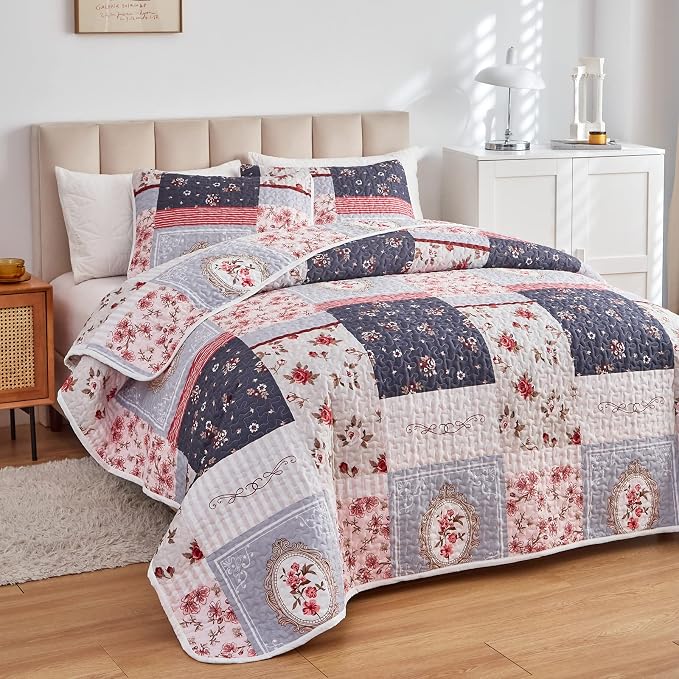 Patchwork Quilt Set King Size, 3 Pieces Pink Purple Floral Plaid Summer Bedspread Coverlet Set, Soft Microfiber Reversible Lightweight Bed Cover for All Season (102" x 90", 1 Quilt+ 2 Pillow Shams)