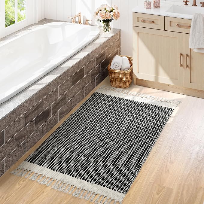 Lahome Boho Bathroom Rugs, 3x5 Washable Area Rug for Kitchen Bedroom Entry | Bath Door Mat with Tassels Woven Cotton, Farmhouse Black And White Throw Carpet for Entryway Living Room Laundry Dorm Decor
