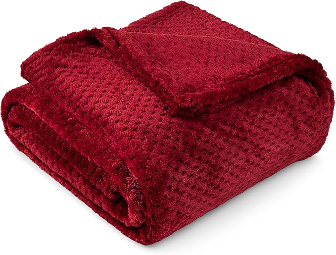 PAVILIA Dark Red Fleece Throw Blanket for Couch Sofa Bed, Soft Fuzzy Waffle Jacquard Microfiber, Warm Lightweight Fade-Resistant Decorative All Season Throw, 50x60