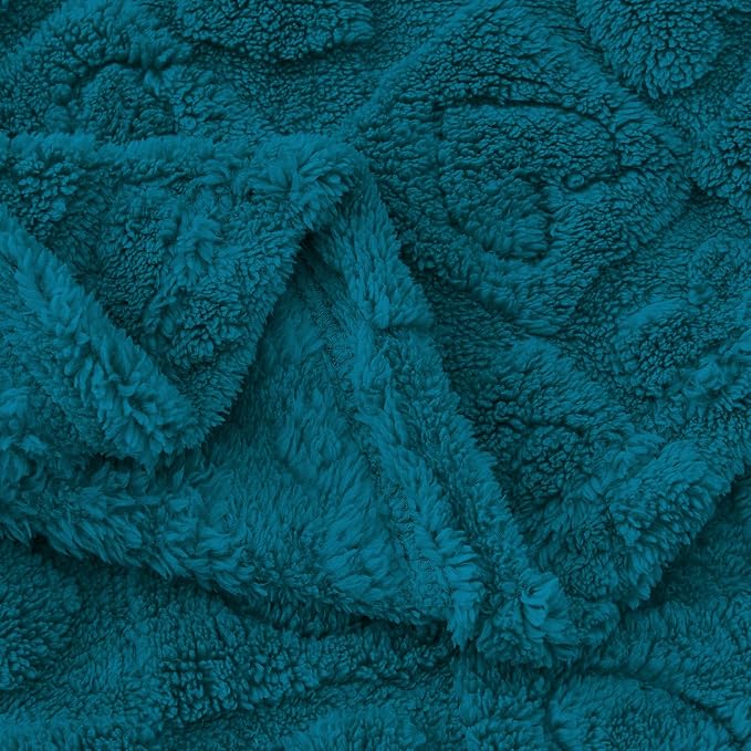FY FIBER HOUSE Throw Blankets with Heart Checkered,Soft Warm Blankets for Lover Mom Father Gifts,Washable Lightweight Fuzzy Blanket for Couch Sofa Bed Office All Season(Umber Blue,60"x80")