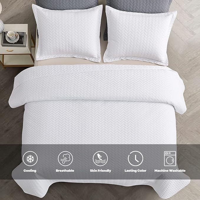 Maple&Stone Oversized King Quilt 128"x120", Huge White Bedspread Set | Breathable Coverlet with Chevron Pattern, All-Season Dorm Bed Cover Set Bedding Decor 3 Piece