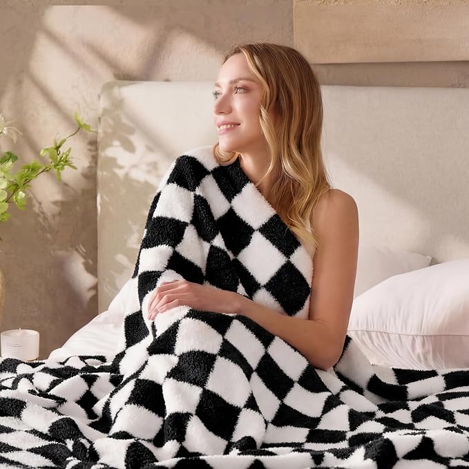 Black Checkered Twin Size Blanket, Soft Plush Microfiber Fleece Blanket for Couch Sofa Bed, Cozy Decorative Home Blanket, All Season, 60x80 Inches