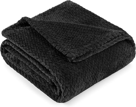 PAVILIA Soft Fleece Solid Black Throw Blanket for Couch, Lightweight Plush Warm Blankets for Bed, Fuzzy Cozy Flannel Blanket Throw for Sofa, Travel, Jacquard Pattern, Black, Twin, 60x80 inch