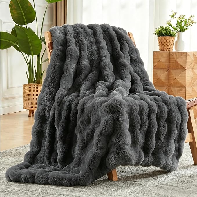 NEWCOSPLAY Faux Fur Fluffy Bubble Throw Blanket for Couch, Grey, 50"x60" | Soft Thick Warm Bubble Blanket for Couch Sofa Bed 550GSM, Plush Cozy Luxury Decorative Throw, Gift for Women Men