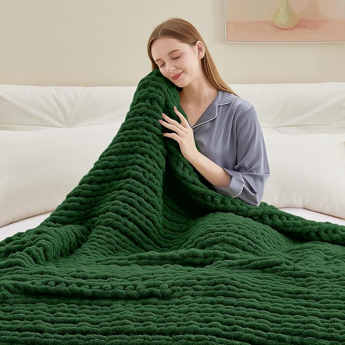 Negwoo Chunky Knit Throw Blanket, Knitted Throw Chenille Yarn, 50"*60" | Soft Thick Cable Knitted Blankets, Handmade Big Thick Blanket, Machine Washable Cute Comfy Blanket for Home Decor,Grass green