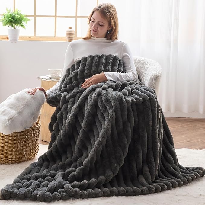 NEWCOSPLAY Faux Fur Ribbed Twin Blanket for Couch, Grey, 60"x80" | Plush Soft Thick Warm Blanket for Couch Sofa Bed 850GSM, Fluffy Cozy Luxury Decorative Throw, Gift for Women Men