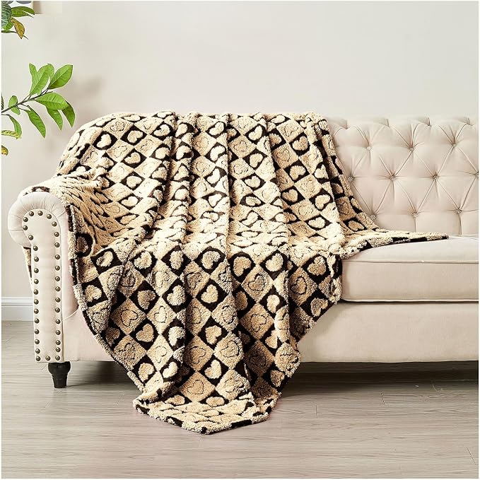 FY FIBER HOUSE Throw Blankets with Heart Checkered,Soft Warm Blankets for Lover Mom Father Gifts,Washable Lightweight Fuzzy Blanket for Couch Sofa Bed Office All Season(Black Brown,50"x60"
