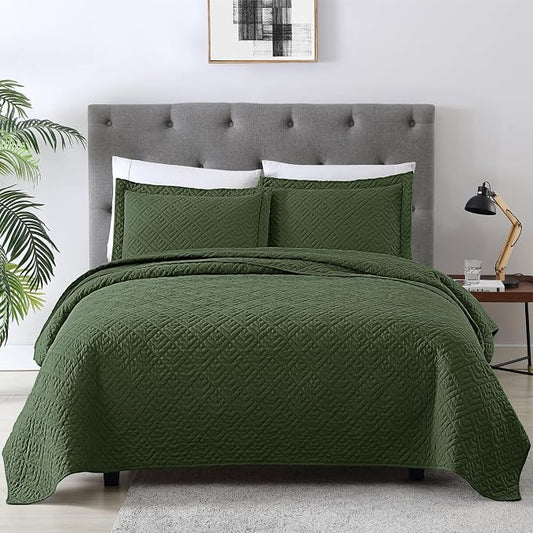 EXQ Home King Size Quilt Set Squares Pattern Bedding Set Olive Green | Soft Microfiber Bedspread, Breathable & Wrinkle-resistant Coverlet. All-season Use for Hot Sleepers. 3-pc Set with 2 Shams