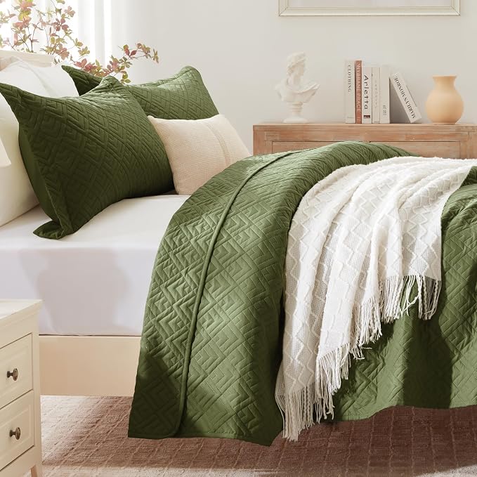 EXQ Home Twin Quilt Set Squares Pattern Forest Green Bedding Set | Soft Microfiber Bedspread, Breathable & Wrinkle-resistant Coverlet. All-season Use for Hot Sleepers. 2-pc Set with 1 Sham