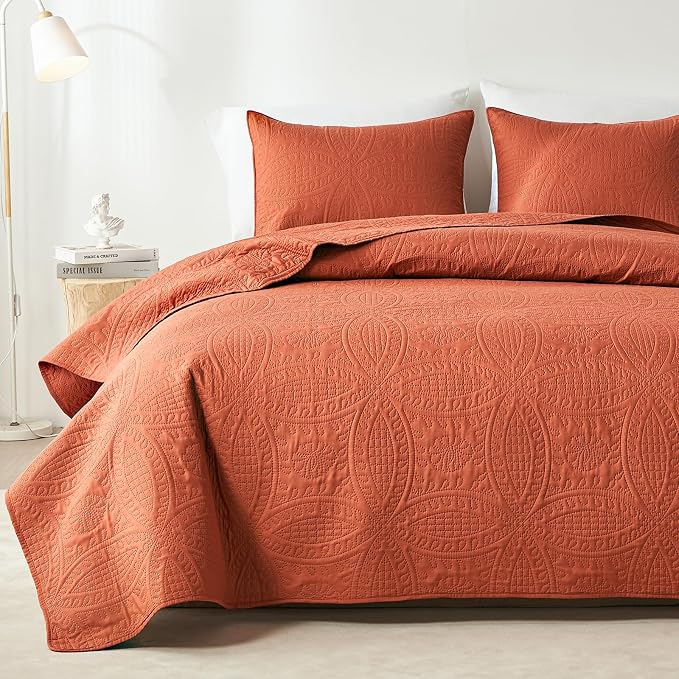 akkialla 118"x106" Burnt Orange California King Quilt Set, Oversized Floor-Length Bedspread, Modern Coin Pattern Microfiber Coverlet, 3-Piece All Season Bedding with 2 Pillow Shams