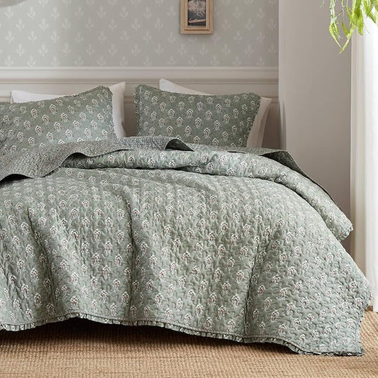 Madison Park Vintage Floral Quilt Set, 3PC King/Cal King Reversible Bed Set | Lightweight Bedspread Set with 2 Shams, Traditional Block Print Coverlets with Ruffled Edge, Sage Green
