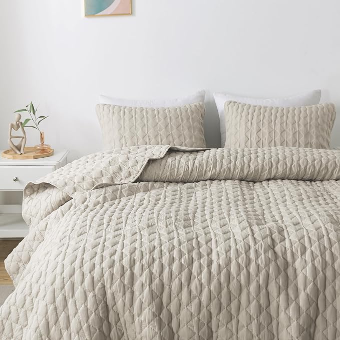 WDCOZY Light Beige Quilt King Size Bedding Set with 2 Pillow Shams, Lightweight Soft Bedspread Coverlet, Thin Comforter Bed Cover for All Season, 3 Pieces, 104x90 inches