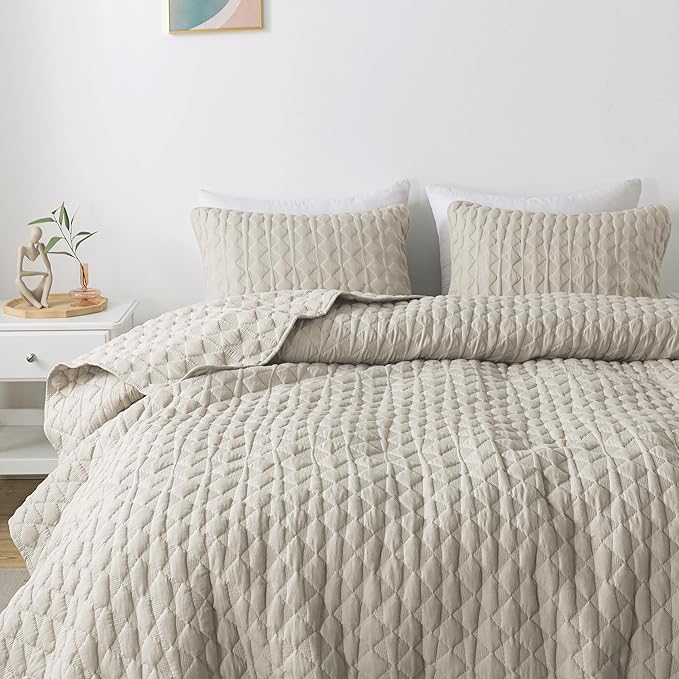WDCOZY Light Beige Oversized California Cal King Size Quilt Bedding Set with 2 Pillow Shams, Lightweight Soft Bedspread Coverlet Bed Cover for All Season, 3 Pieces, 118x106 inches