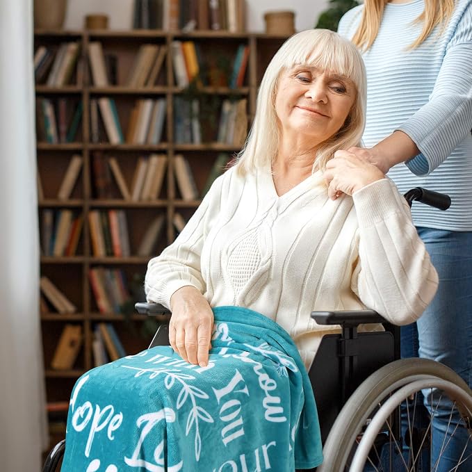 Piwaka Grandma Blanket - Christmas Gift Box for Grandma from Grandkids, Cozy Fleece Throw for Grandmother, Nana, Abuela, Gigi, Sentimental Birthday Gifts to Celebrate Love and Warmth (Teal)