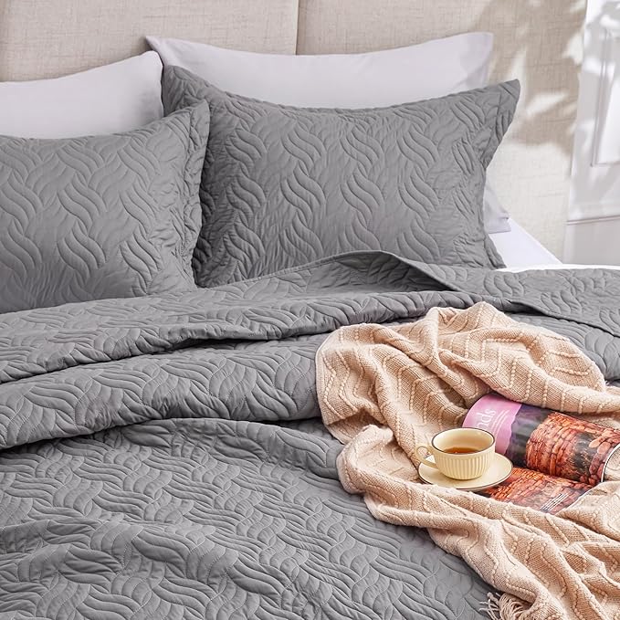 Love's cabin Twin Quilt Bedding Set Grey Bedspreads - Soft Bed Summer Lightweight Bedspread Comforter - Wave Pattern Bedding Coverlet for All Season - 2 Pieces (1 Quilt, 1 Pillow Sham)