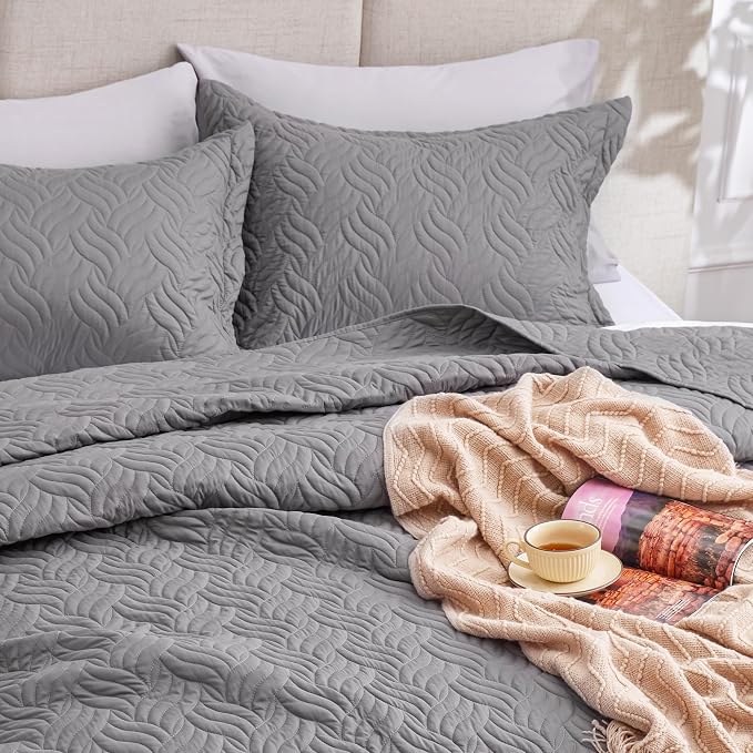 Love's cabin Quilts for Full Bed Grey Bedspreads Bedding Set - Lightweight Bedspread Comforter - Wave Pattern Bedding Coverlet for All Season - 3 Pieces (1 Quilt, 2 Pillow Shams)