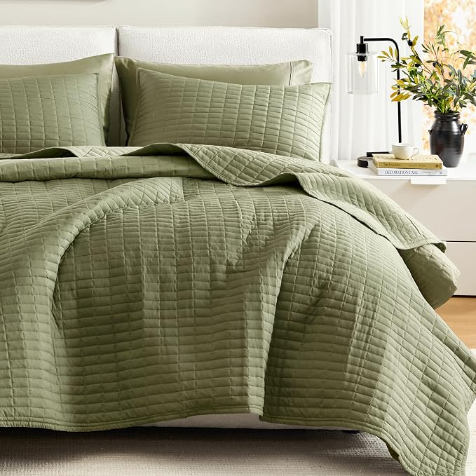 Comfort Spaces Kienna Queen Quilt Bedding Set 3 Piece, 90"x90" Olive Green | Soft Cozy Lightweight Summer Coverlet Full Size, Quilted Bedspreads Extra Layer, Modern Casual Bedroom Decor, OEKO-TEX