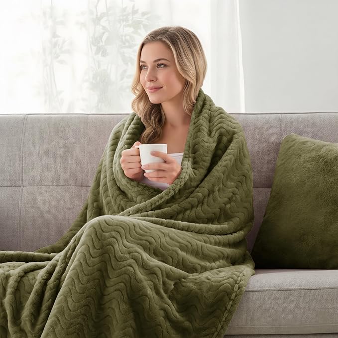 Exclusivo Mezcla Soft Fleece Blanket Twin Size for Bed, Sofa, Olive Green | 90"x66" Breathable Lightweight Flannel Blanket for Summer, Plush Cozy Jacquard Wave for Home Decor