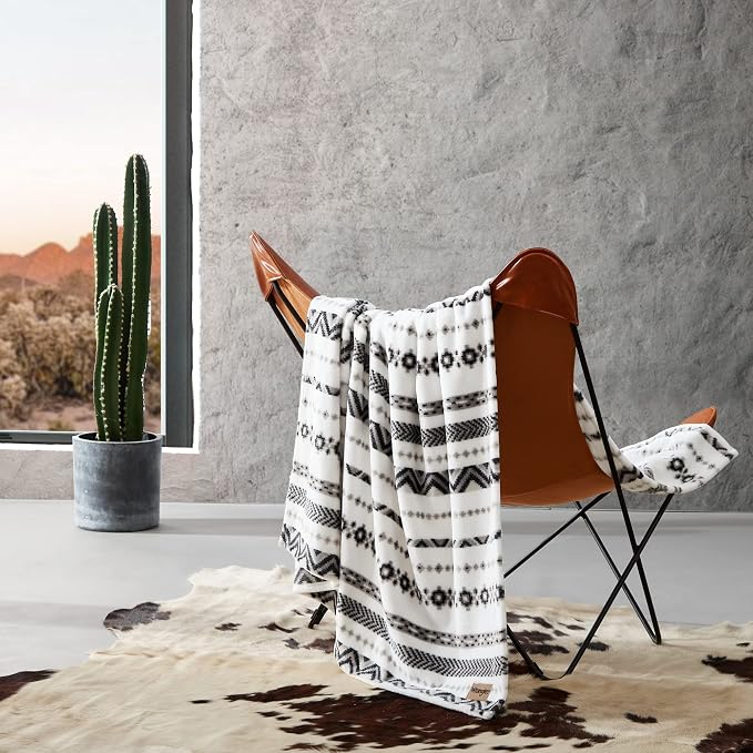 Wrangler - Blanket, Super Soft Plush Bedding, Yellowstone Inspired Throw Blanket for Couch or Bed (Diamond Trail Black, 50" x 70")