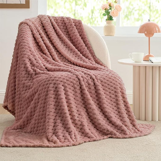 BEDELITE Dusty Pink Throw Blanket for Couch, Soft Gifts for Women, 50 * 60 | 3D Jacquard Decorative Fleece Blanket, Super Soft Plush Throws, Cute Birthday Gift for Women & Men, Suitable for All Seasons