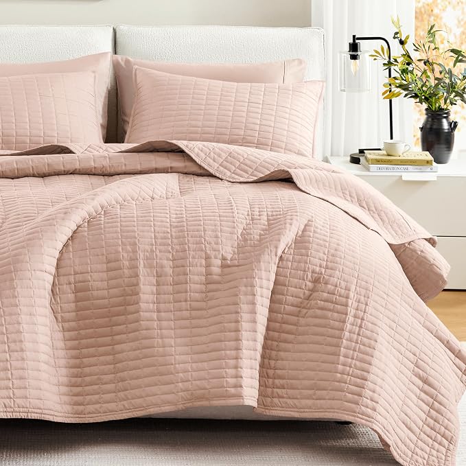 Comfort Spaces Kienna King Quilt Bedding Set 3 Piece, 104"x90" Blush | Soft Cozy Lightweight Summer Coverlet Cal King, Quilted Bedspreads Extra Layer, Modern Casual Bedroom Decor, OEKO-TEX