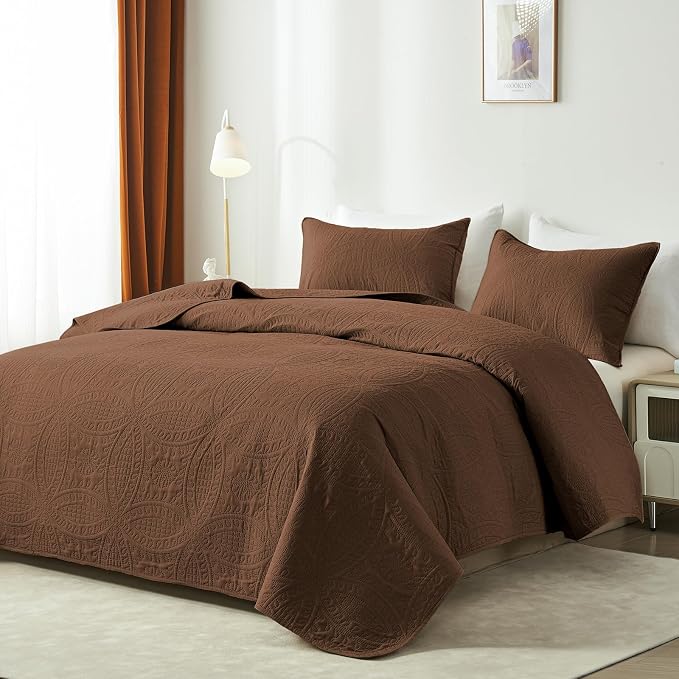 akkialla 118"x106" Brown California King Quilt Set, Oversized Floor-Length Bedspread, Modern Coin Pattern Microfiber Coverlet, 3-Piece All Season Bedding with 2 Pillow Shams