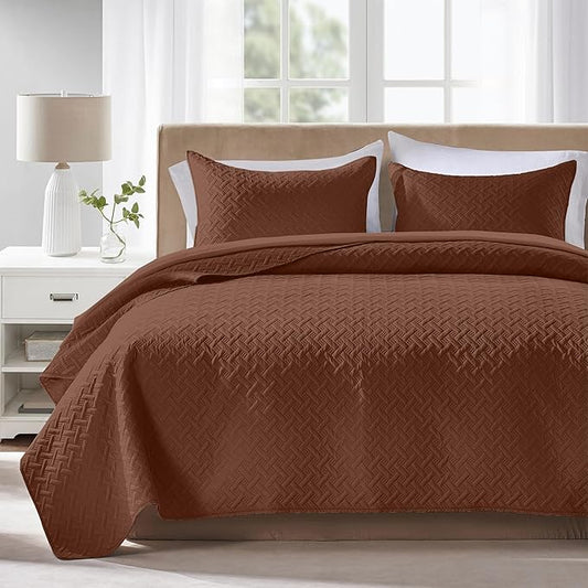 FLYMME Full/Queen Quilt Bedding Set, Brown Lightweight Microfiber Bedspread, Modern Geometric Weave Stripe Pattern, Soft Summer & All-Season Bed Coverlet, Includes 1 Quilt & 2 Shams