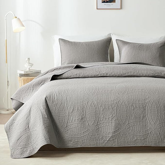 akkialla King Quilt Bedding Set,Grey Ultrasonic King/Cal King Quilt Set,Lightweight Soft Bedspread Coverlet,Modern Style Coin Pattern Bed Cover for All Seasons,3 Piece(1 Quilt,2 Pillow Shams)