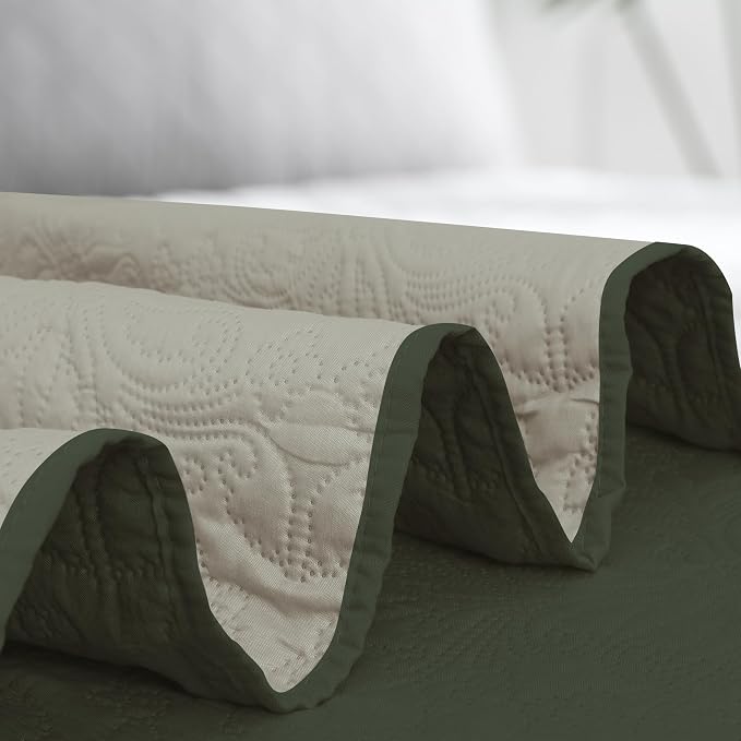 Easy-Going Reversible Quilt Set Twin, Bedspread with 1 Shams | Damask-Army Green/Beige, Lightweight Bed Comforter, 1 Quilt + 1 Pillow Shams, All-Season Coverlets for Bedroom
