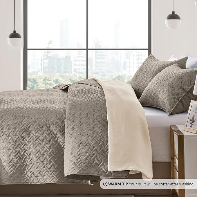 FLYMME Quilts Queen Size,Lightweight Taupe Bedspreads,Basket Weave Pattern,Ultra Soft Microfiber Bed Coverlet 3 Pieces for All-Seasons (1 Quilt,2 Pillow Shams)