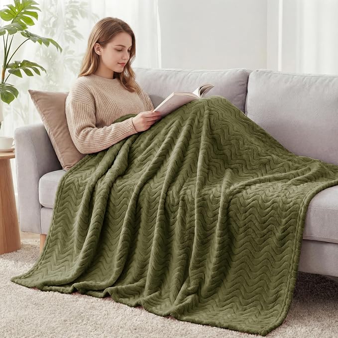 Exclusivo Mezcla Large Fleece Throw Blanket for Couch, Sofa, Olive Green | 50"x70" Soft Breathable Lightweight Flannel Throws for Summer, Plush Cozy Jacquard Wave Blanket for Home Decor