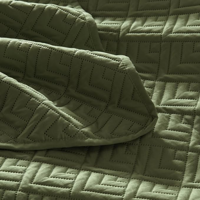 EXQ Home Twin Quilt Set Squares Pattern Forest Green Bedding Set | Soft Microfiber Bedspread, Breathable & Wrinkle-resistant Coverlet. All-season Use for Hot Sleepers. 2-pc Set with 1 Sham