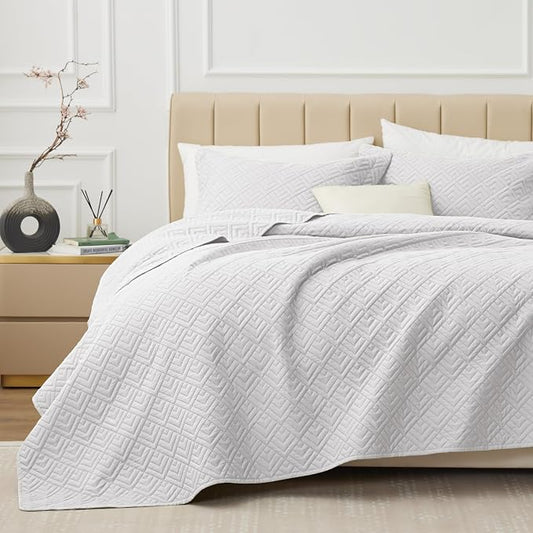 EXQ Home King Size Quilt Set Squares Pattern Bedding Set Lightweight White | Soft Microfiber Bedspread, Breathable & Wrinkle-resistant Coverlet. All-season Use for Hot Sleepers. 3-pc Set with 2 Shams